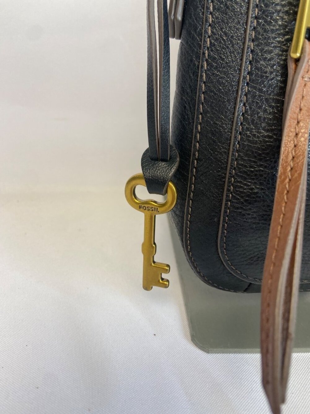Vintage Fossil Black Pebbled Leather Crossbody Bag Brass Hardware Zip Purse - Picture 5 of 16